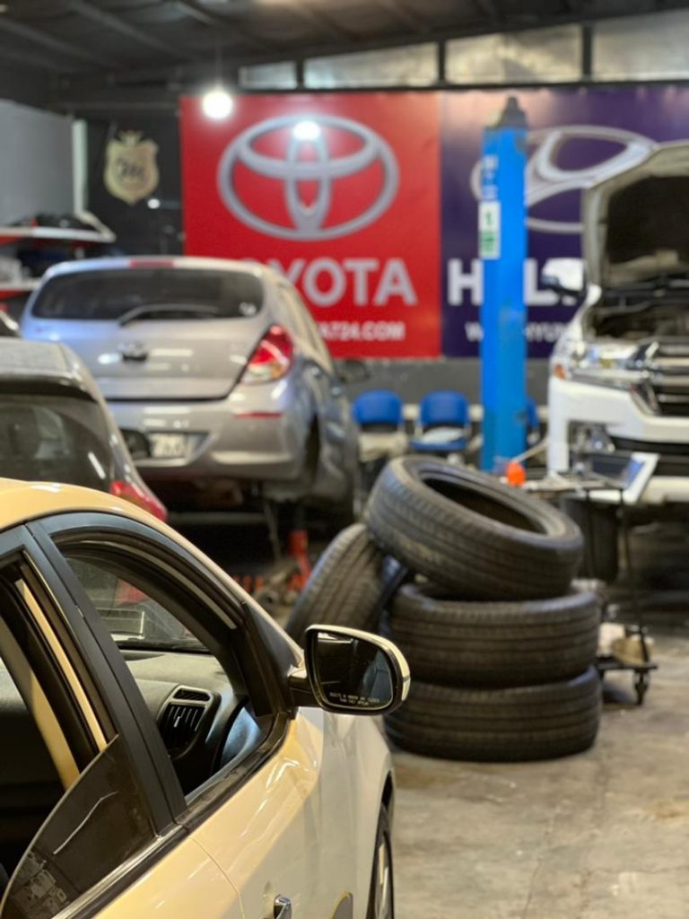 گالری امداد تویوتا تهران